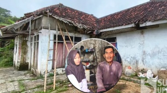 Memprihatinkan! Lansia di Sukabumi Tinggal di Rumah Hampir Ambruk Bersama Anak SD