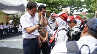 Peringati Setahun Danantara, KAI Bagikan 4.000 Paket Perlengkapan Sekolah