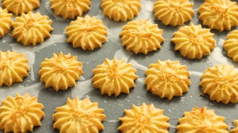 Resep Kue Semprit Keju ala Chef Devina, Renyah dan Lumer di Mulut