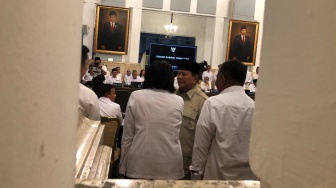 Sidang Kabinet: Prabowo Minta Jajaran Beri Pelayanan Mudik Terbaik Hingga Diskon Tarif