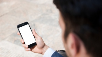 5 HP Compact Layar Kecil Terbaik 2026, Nyaman Digenggam Satu Tangan