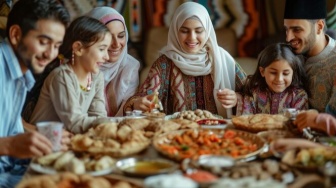 15 Jawaban Lucu untuk Pertanyaan "Kapan Nikah" saat Lebaran, Anti Baper