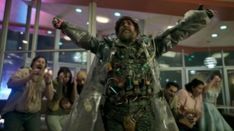 Film Good Luck, Have Fun, Don't Die: Satir Gila tentang Kecanduan Teknologi