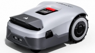ANTHBOT Genie: Robot Pintar Pemotong Rumput dengan Teknologi AI dan GPS