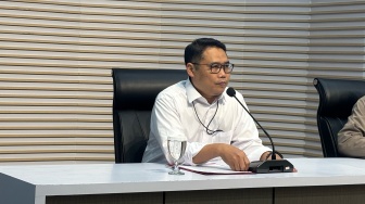 Bupati dan Sekda Cilacap Tersangka Pungli THR Lebaran, KPK Bongkar Modus Pemerasan Rp750 Juta!