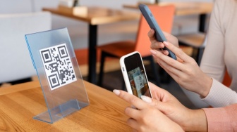 Bagaimana Etika Memberi THR Via QRIS Menurut Islam?