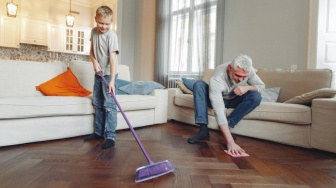 Rumah Kinclong Jelang Lebaran: Tradisi Tahunan yang Tak Pernah Absen