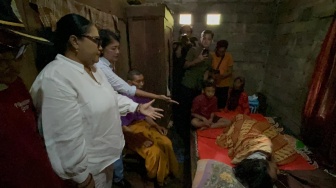 Kisah Fendi, Bocah Gunungkidul yang Rela Putus Sekolah Demi Rawat Sang Ibu