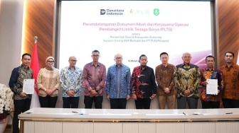 Danantara Indonesia Hibah PLTS Sumenep ke Pemda, PLN Siap Suplai Listrik Bersih Bagi 2.000 KK