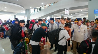 Gubernur Sulsel Lepas 500 Pemudik dari Pelabuhan Soekarno-Hatta Makassar