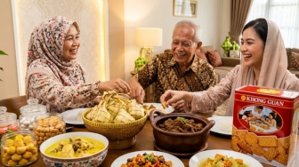 Adu Mekanik Meja Lebaran: MVP-nya Opor Ayam, Rendang, atau Ketupat?