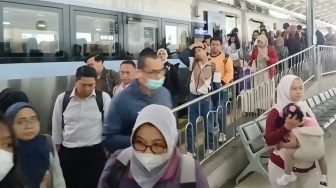 Arus Mudik Lebaran 2026: Penumpang di Stasiun Solo Balapan Mulai Ramai
