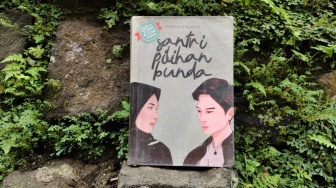 Novel Santri Pilihan Bunda: Romansa Religi tentang Cinta dan Kedewasaan