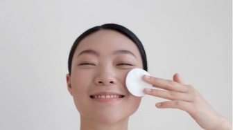 4 Brightening Toner Terbaik untuk Metode CSM Bikin Wajah Cerah dan Lembap