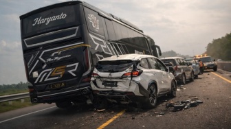 6 Fakta Kecelakaan Bus Haryanto Tabrak 5 Mobil Pemudik di Tol Batang