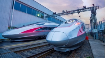 Whoosh ke Surabaya: Ambisi Melaju Kilat di Atas Tumpukan Utang Negara