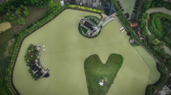 Foto udara Masjid As Shodiqin di Desa Madura, Kecamatan Wanareja, Kabupaten Cilacap, Jawa Tengah, Selasa (17/3/2026). [ANTARA FOTO/Bayu Pratama S/nz]