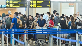 Jelang Nyepi, Bandara Ngurah Rai Dipadati Puluhan Ribu Penumpang