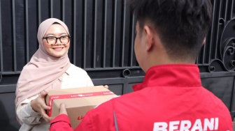 Tren Baru Lebaran, Banyak Warga RI Kirim Paket ke Luar Negeri untuk Keluarga