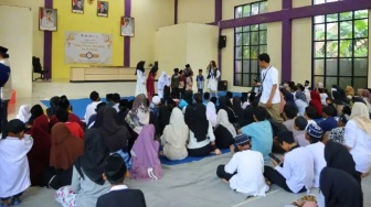 Kolaborasi Nyata Dunia Usaha-Pemerintah, Kompak Santuni Anak Yatim di Sukadiri