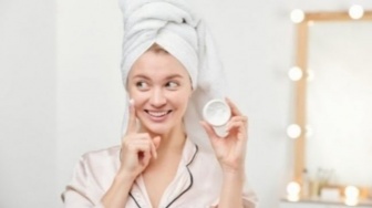 4 Moisturizer Terbaik yang Cocok Dipakai saat Kulit Kering dan Kemerahan