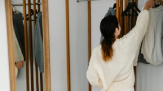 Belajar Melepaskan: Bagaimana Proses Decluttering Mengajarkan Kita Hidup Lebih Ringan