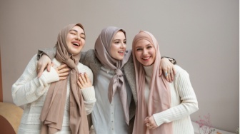 7 Trik Styling Hijab Super Adem untuk Silaturahmi Lebaran di Tengah Panas Ekstrem