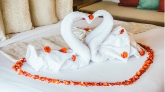 Bolehkah Berhubungan Suami Istri di Malam Takbiran Idulfitri? Ini Hukumnya dalam Islam