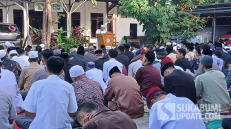 Pemerintah Belum Ketuk Palu, Ratusan Jemaah DKM Abu Bakar Shidiq di Sukabumi Mantap Lebaran Hari Ini