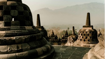 Menjual Borobudur: Ambisi Komersial di Balik Jubah Budaya