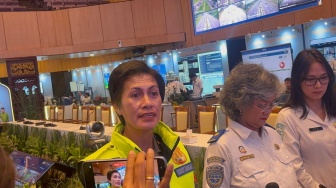 Korlantas Ungkap Penyebab Macet Panjang di Tol Japek dan MBZ Hari Ini