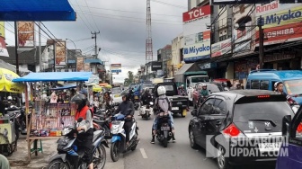 Awas "Jalur Neraka"! Ini Siasat Jitu Polisi Urai Kemacetan Horor di Pasar Cibadak Sukabumi