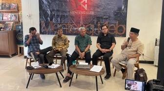Soroti Perbedaan Inisial Pelaku Air Keras Andrie Yunus, Ubedilah Badrun: Koordinasi TNI-Polri Kacau