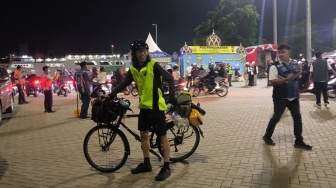 Lawan Arus Mudik Modern: Kisah Veri Kayuh Sepeda dari Tangerang ke Palembang
