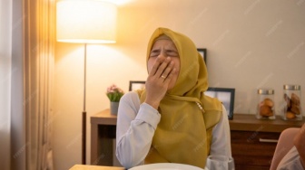 Baru Habis Makan Ketupat Langsung Ngantuk? Jangan Rebahan, Ini Cara Cepat Hilangkan Food Coma