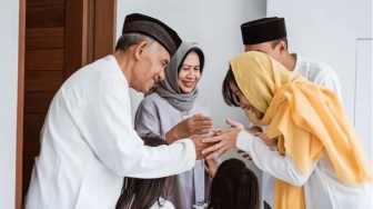 Social Battery Habis Saat Lebaran? Ini Tips Survive Ala Introvert