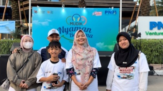 Cerita Ibu Eka Setelah Dua Tahun Menahan Rindu Kini Bisa Mudik Nyaman Bareng PNM