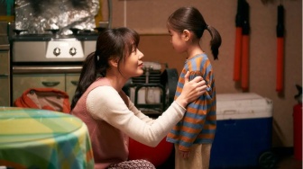 Review Film Pawn: Jangan Nonton Kalau Nggak Siap Baper soal Keluarga