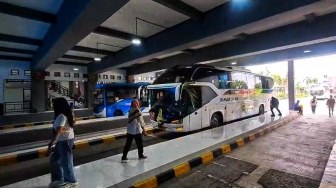 Demi Pulang Kampung Saat Lebaran, Perantau Rela Berburu Mudik Gratis hingga Bawa Pulang Dagangan