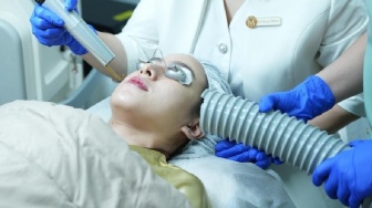 Liburan Lebaran Tetap Glowing? Ini Rahasia Lindungi Kulit Sensitif dari Noda Gelap