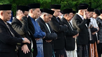 Appi, IAS, dan DP Salat Id di Lapangan Karebosi