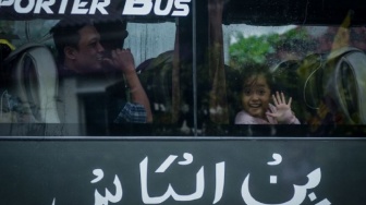 STOP! Jangan Biarkan Anak Anda Duduk Begini Saat Mudik