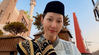 Lucinta Luna Pakai Sarung dan Peci saat Salat Id: Perlahan Memperbaiki Diri...