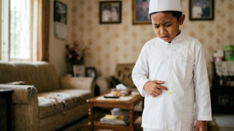 Baju Lebaran Warna Putih Kena Noda Santan? Begini Cara Menghilangkannya