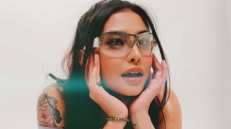 Diterpa Isu Murtad, Awkarin Balas Telak di Momen Lebaran