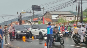 Ciwidey - Rancabali Membludak! Wisatawan 'Kepung' Kawasan Pacira dengan Ratusan Ribu Kendaraan