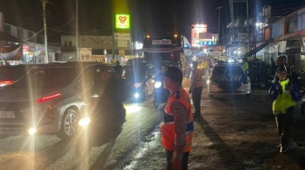Rekor 29 Kali One Way di Jalur Bandung-Garut! Strategi Polisi Urai Macet Mudik 2026