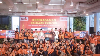 Berbagi Berkah Ramadan, Driver ShopeeFood Kompak Masak untuk Anak-Anak Panti Asuhan