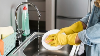 7 Rekomendasi Kran Wastafel Cuci Piring Terbaik, Air Tidak Nyiprat