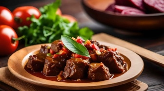 4 Cara Simpan Opor dan Rendang Tanpa Takut Basi, Sisa Lebaran Tetap Aman